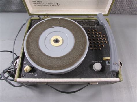 Lot Detail Vintage Decca Mono Chandler Ii Portable Record Player