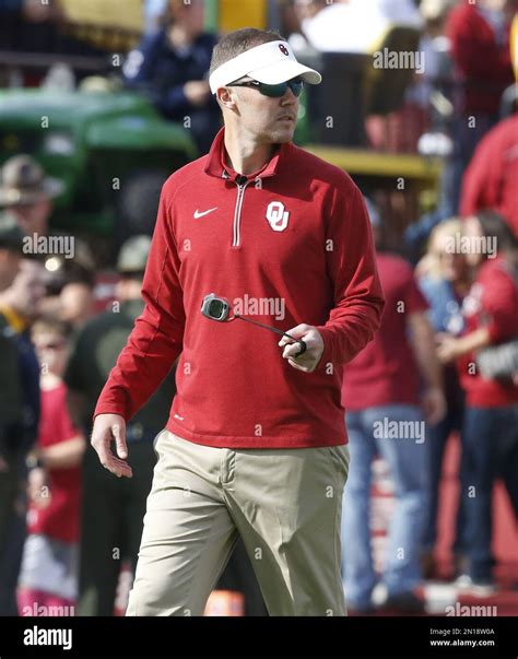Oklahoma Offensive Coordinator Lincoln Riley Is Pictured Before An Ncaa