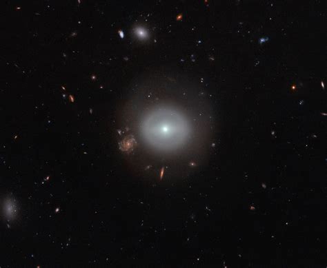 Hubble Captures Image Of Little Known Lenticular Galaxy Sci