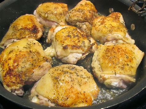 Remove saucepan from the heat cover and set aside 5. Gremlin Food Mom: Roasted Garlicky Chicken Thighs with ...