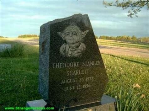 The Most Unusual Graves And Tombstones 61 Pics Unusual Headstones