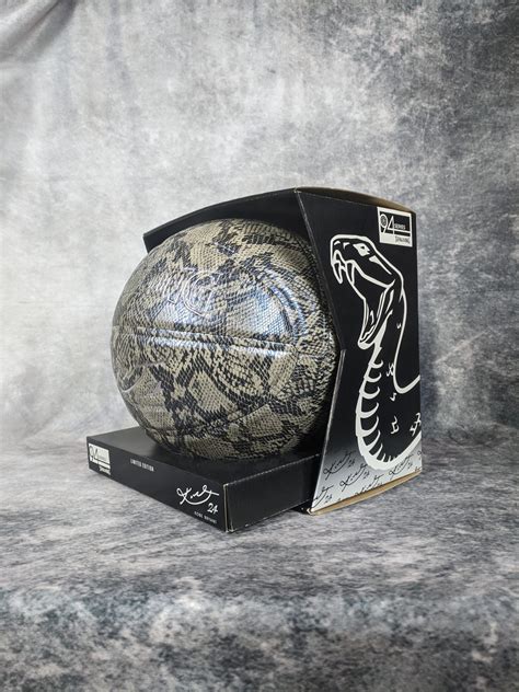 Balón De Baloncesto Para Coleccionistas Kobe Silver Snake Skin De