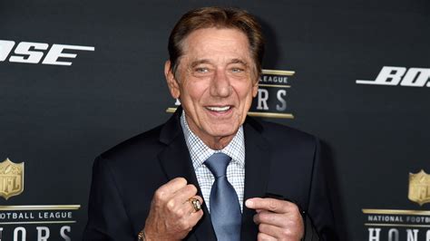 Joe Namath Uses His Hall of Fame Career and Broad Smile to Inspire