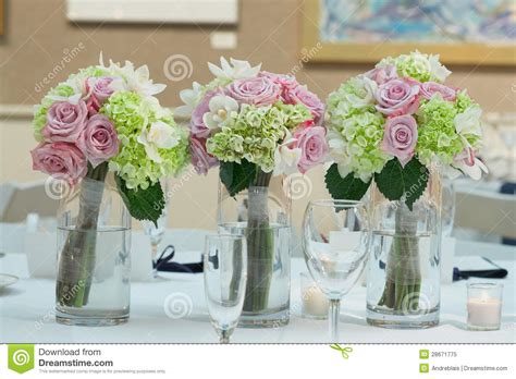 Über 1 million zufriedene kunden. Wedding Bouquet Centerpieces Stock Image - Image of green ...
