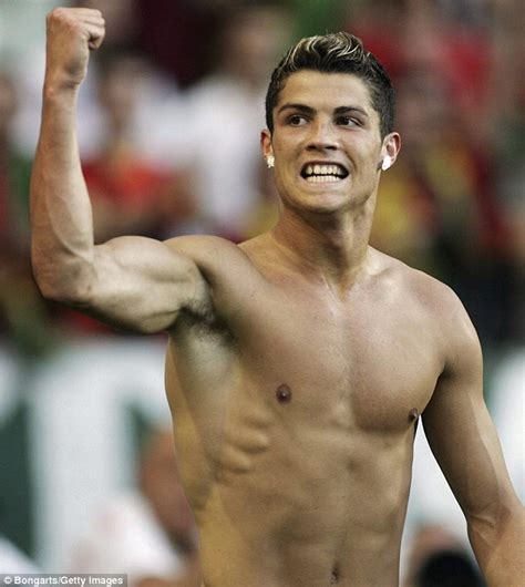 No novo museu cr7 no funchal, está retratada a história do futebolista português cristiano ronaldo dos santos aveiro. Trade Soccer: Can Bale Muscle in on Ronaldo's star billing ...