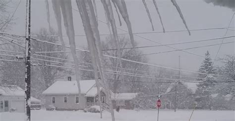 Lake Effect Snow Buries Parts Of Northeast Ohio Video Dailymotion