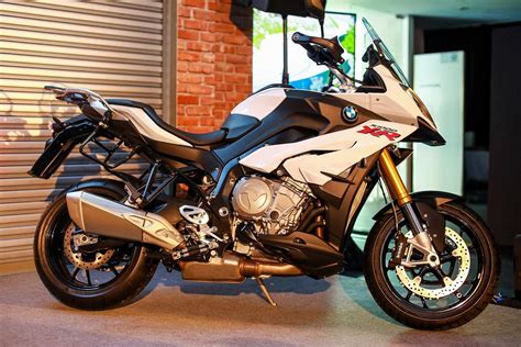 Bmw Launch Ultra Sporty S 1000 Xr And R 1200 Rs In Malaysia Drive Safe
