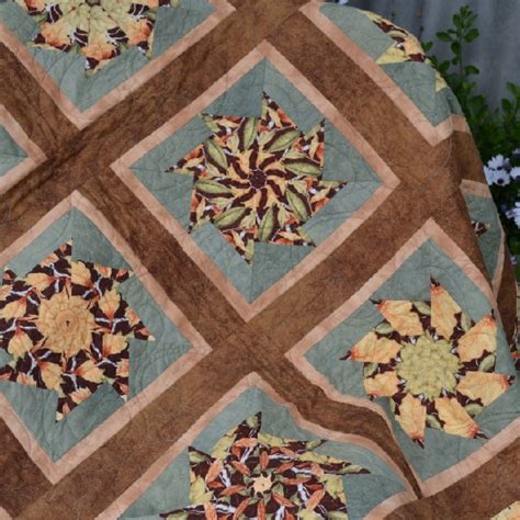 Celebrate those milestone birthdays with a gorgeous gift from flowercard. Mums 80th Birthday Quilt | Quiltsby.me