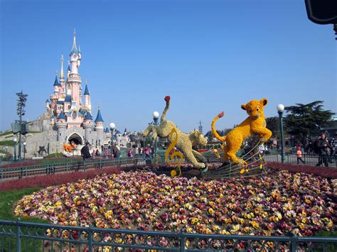 Disneyland Paris Photos Swing Into Spring Dedicated To Dlp
