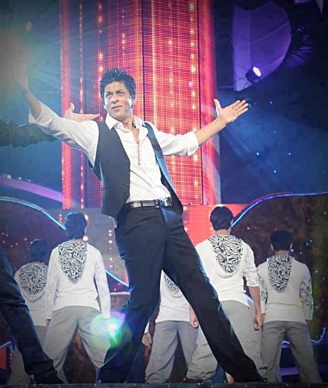 Shahrukh Khan - signature pose | Bollywood | Pinterest | My life, Style