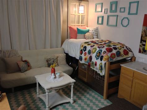 There are some college dorm rooms so nice , they'd actually make you want to go back to school. ACU Dorm, love the painted frames on the wall | Dorm sweet ...