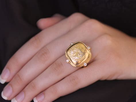 Mary magdalene church on the sandringham estate in catherine, duchess of cambridge, and queen elizabeth watch a fashion show in leicester, england, on march 8, 2012, during the first stop of her. Elizabeth Locke Gold 'Queen Bee' Diamond Ring