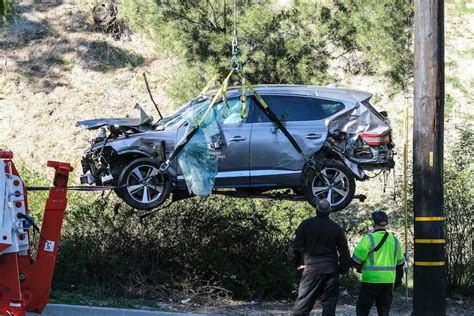 What We Know About The Tiger Woods Car Crash In Los Angeles Abc News