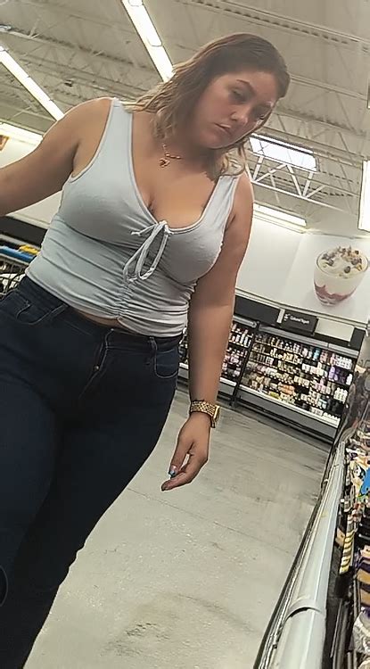 Thick Latina Milf W Nice Rack Bend Over Cleavage Boobs Forum