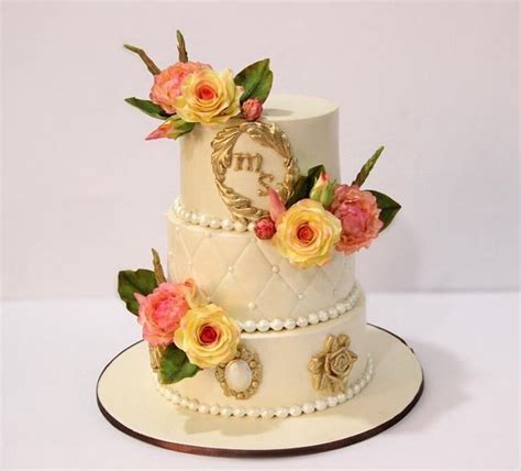 Ivory And Gold Wedding Cake Cake By Signature Cake By Cakesdecor