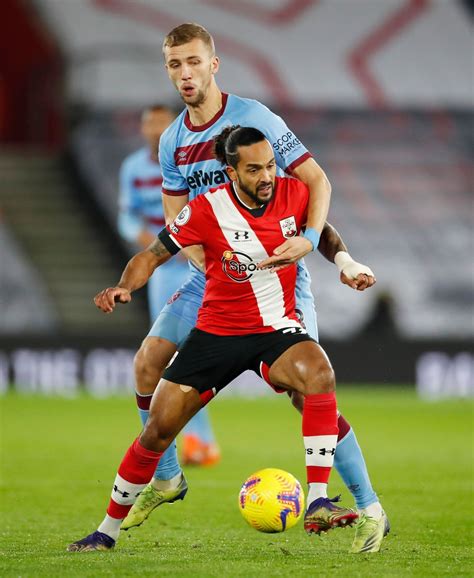 Tomáš souček on one year at west ham! Tomáš Souček (Southampton - West Ham) (IHNED.cz)