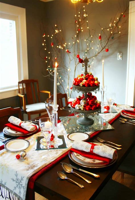 Wonderful Christmas Dinner Table Settings For Merry Holidays