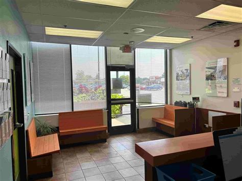 Bloomingdale – Veterinarians in Bloomingdale, IL | Banfield Pet Hospital®