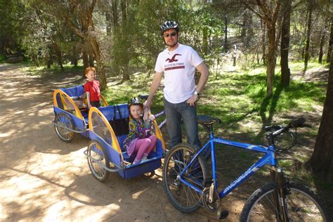 Dubbo zoo is open from 9am to 4pm each day. Twofruits: Dubbo Zoo