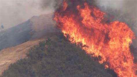 Raging Northern California Fire Grows To 13700 Acres Youtube