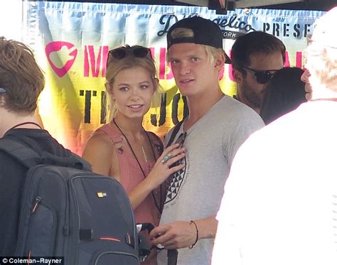 Cody simpson kids choice awards 2013. Cody Simpson's affectionate display with new girlfriend ...
