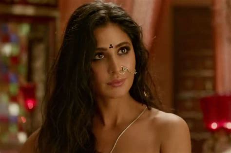 Only Katrina Could Pull Off Suraiyyas Moves Thugs Of Hindostan