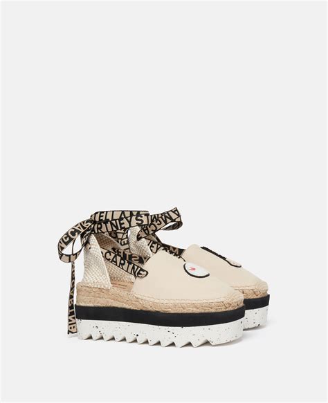 Gaia Espadrilles aus Canvas mit Little Black Bunny-Stickerei in