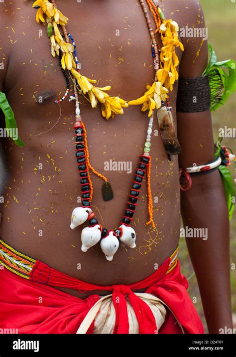 Papua Neuguinea Kula Halskette Fotos Und Bildmaterial In Hoher