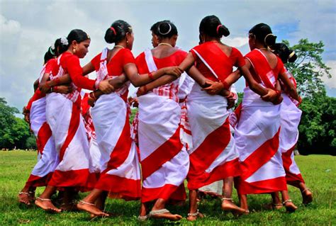 Dance Steps Jhumur Naach Of Assam