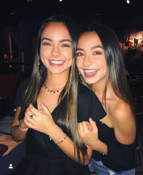 Sisters Goals Twin Sisters Cute Twins Bella Twins Merrill Twins Veronica And Vanessa