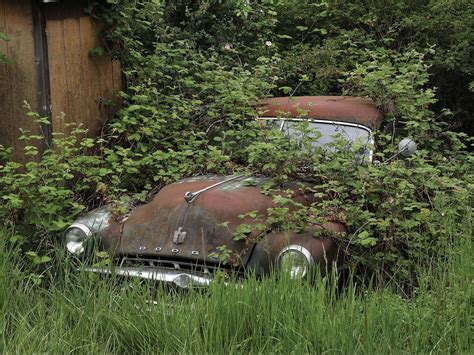2021 Abandoned Autos Calendar - Hemmings Motor News