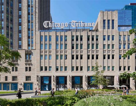 Scb Converts Chicagos Tribune Tower Into Luxury Residences