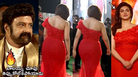 Balakrishna Looks Towards Honey Rose Walkingat Veera Simha Reddy Movie Pre Release Event