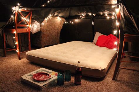 Stay at home dates can be as fun as going on a night out with your partner. blanket fort and pizza! | Romantic date night ideas, Dream ...
