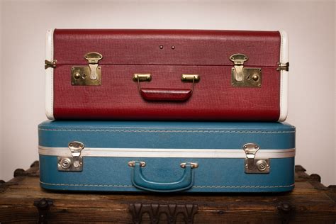 10 Creative Ways To Decorate With Vintage Suitcases