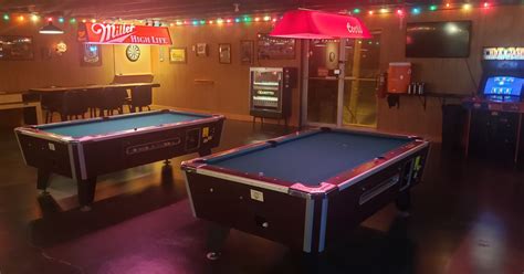 East Nashvilles New Lakeside Lounge Lures With Old School Vibes And