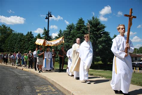 Corpus Christi Processions Show Love Todays Catholic