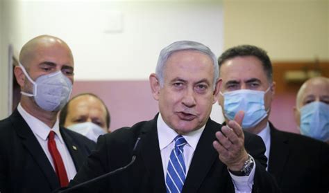 נתניהו נשא דברים בפתח בית המשפט המחוזי בירושלים דקות לפני תחילת הדיון • עלה למתקפה: משפט נתניהו: "המשטרה והפרקליטות תפרו לי תיק" | מעריב