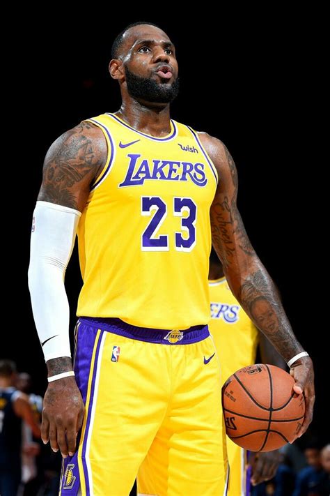 Lebron james no estará activo para el juego de hoy contra los golden state warriors. Lebron James | Lebron james lakers, King lebron james, Nba ...