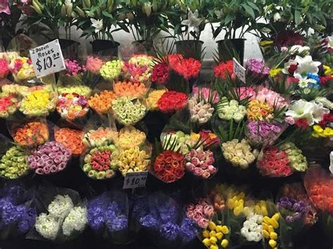 Shop in store or online. Pick Your Grocery Flowers Like a Pro! 4 Quick Tips for ...