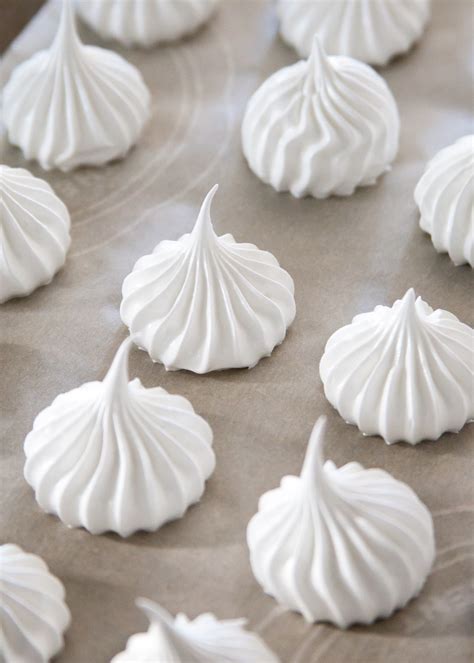 How To Make Meringue Recipe French Meringue Baked Meringue Meringue