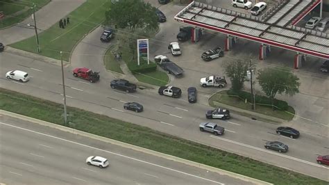 Breaking Police Officer Shot In Shot In Southeast Houston