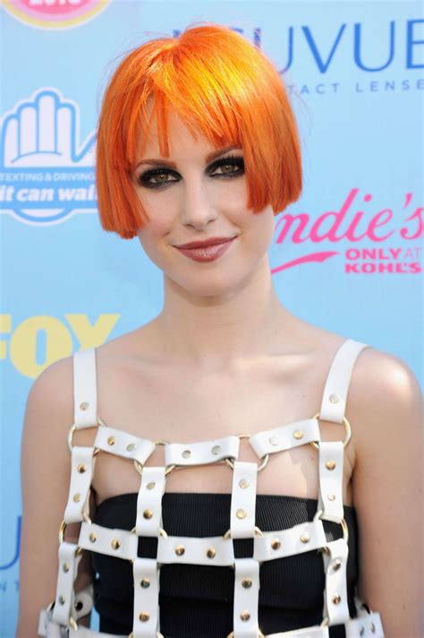 Hayley Williams Hot Bikini Pictures Looking Sexy In Dyed Blue Short Hair