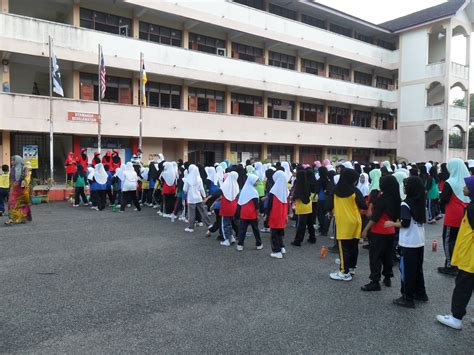 Kejohanan merentas desa peringkat putrajaya ini melibatkan 14 sekolah rendah dan sekolah menengah di putrajaya. Selamat Datang: Acara Merentas Desa Peringkat Sekolah 2012