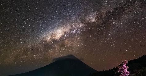 Milky Way Over The Mt Iniere Volcano Indonesia Imgur