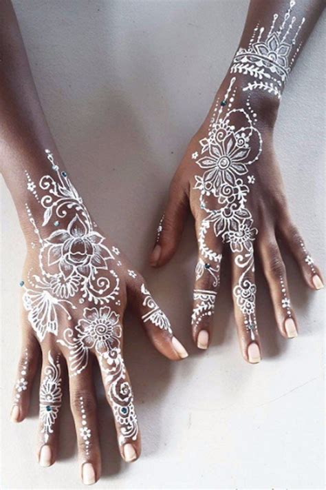 Though, if you're afraid of it fading away and not looking as nice as before the healing process, white henna is a fantastic alternative. These White Henna Designs Are So Beautiful, They'll Make ...