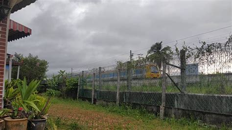 Menunjukkan lokasi stesen ktm komuter apabila komuter menghampiri stesen komuter tersebut. Komuter utara terbang - YouTube