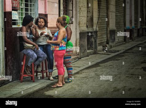 Kubanische Frauen Fotos Und Bildmaterial In Hoher Auflösung Alamy