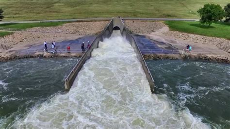 El dorado lake is a reservoir on the walnut river 0.5 miles northeast of el dorado in the flint hills region of kansas. El Dorado Lake Spillway - YouTube