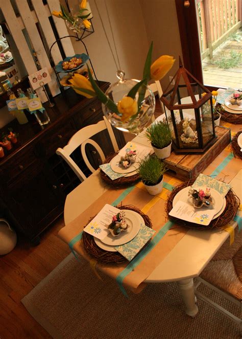 Do you host a gathering or rather go to a restaurant? #easter #party #diy I love making table coverings using kraft paper and ribbon. Cheap- and ...